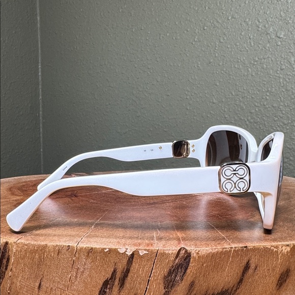 COACH KIT WHITE SUNGLASSES WITH OP ART HARD SHELL CASE - Picture 4 of 14